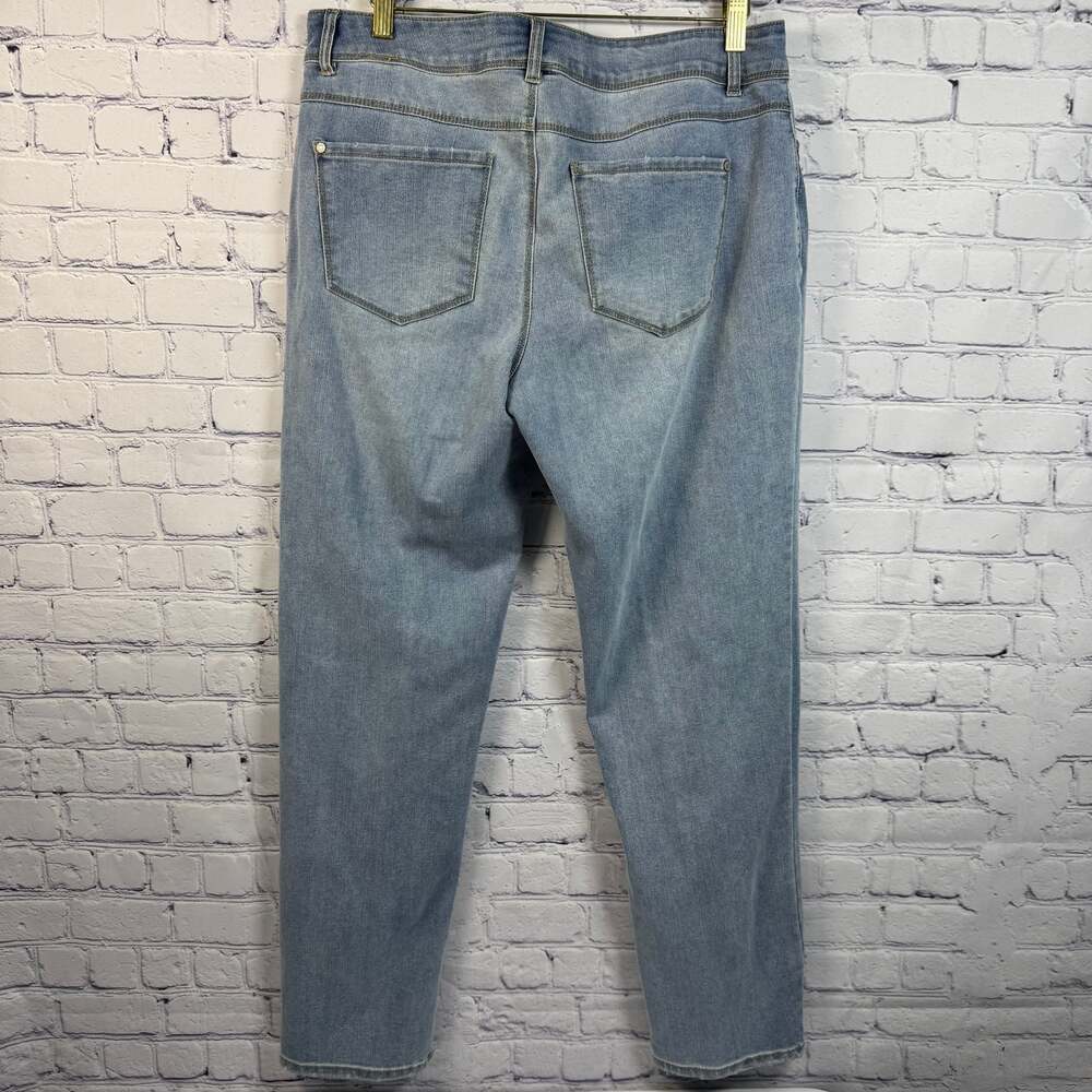 C Est. 1946 Jeans Womens Adult Size 10 Blue Denim Curvy Stretch - Picture 3 of 7